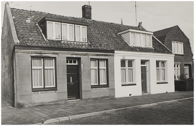 128560 Zandstraat 7 en 9, 1975