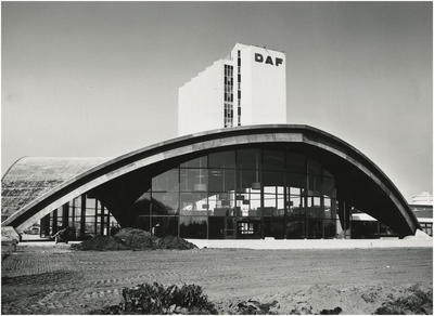 191097 Showroom bij het fabriekscomplex van Van Doorne's Automobielfabrieken (DAF), Geldropseweg 303, 1972