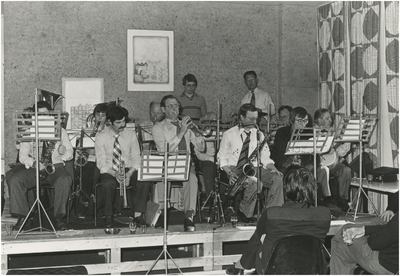 193125 Uitvoering door het huisorkest van de Technische Dienst Eindhoven, 1978