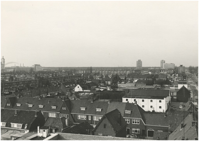 193542 Panorama van Hemelrijken: rechts de Boschdijk en linksboven Philipscomplex Strijp-S aan de Beukenlaan, 1973