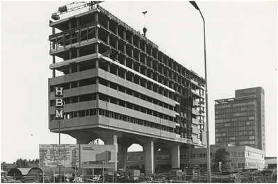 194070 De bouw van het Rekencentrum bij het hoofdkantoor van Philips Nederland aan de Boschdijk, 1971