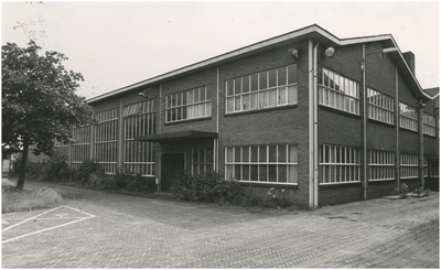 194354 Gebouw OAF op Philipscomplex USFA, Schouwbroekseweg, 1978