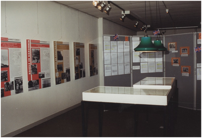 270337 Opening tentoonstelling: Dorpshuis Den Tovernest , Jan Deckerstraat 26, 1994