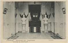 166 De vestibule van Pensionaat Eikenburg. Het pensionaat is gelegen aan de Aalsterweg, 1904 - 1906