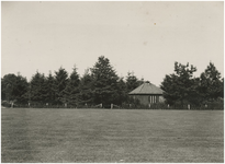 281 Het hoofdterrein van hockeyvereniging E.M.H.C., Gemeentelijk Sportpark, Aalsterweg, 1949