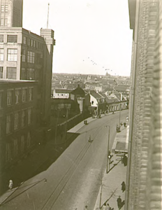 553 Panorama van de Emmasingel, gezien vanaf Philips Hoofdkantoor gebouw EM, 04-1932