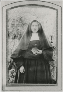 613 Een potret van Johanna Francisca Panken, geb. Valkenswaard 06.11.1869 [kind van Panken-Peels], treedt in ...