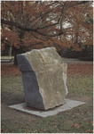 1178 Het kunstwerk getiteld ' Kruislings gelaagd ' in het Stadswandelpark. In 1986 gemaakt door kunstenaar Jo Gijsen, 1993