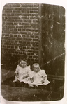 2304 Maria (links) en Anna Verheijen, 1912