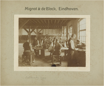 4355 Het productieproces van sigarenfabriek Mignot en de Block: Dekbewerking