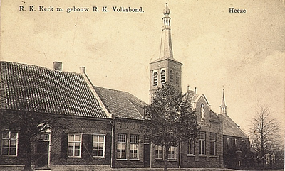 4640 Met oude St.Martinuskerk en gebouw van R.K.-Volksbond, 1915