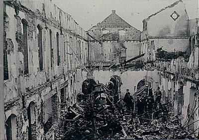 6390 Geldropseweg, uitgebrand gebouw van de wollenstoffenfabriek van Robert von der Nahmer, 08-1909