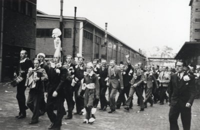 8366 Philipsfabrieken viering t.g.v.50 jarig bestaan Philips op 23 mei 1941, 23-05-1941