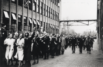 8367 Philipsfabrieken viering t.g.v.50 jarig bestaan Philips op 23 mei 1941, 23-05-1941