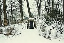 8821 Gezicht op de ijskelder van het kasteel Eckart aan de Nuenenseweg te Eindhoven, 1987