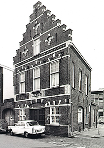 10833 Waaggebouw, Paradijslaan 13, 1976