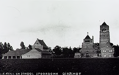 20017 Algemeen overzicht op H. Bernadettekerk en St. Jozefschool in Spoordonk, oostzijde, 1940