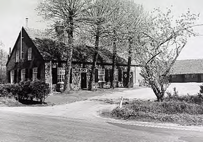 20043 Langevelboerderij aan de Boterwijksestraat, nr. 15, 28-04-1987