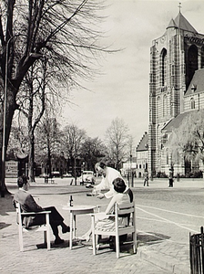 20239 Algemeen overzicht van de Markt vanaf Hotel De Zwaan, richting Nieuwstraat, 1958