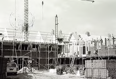 20370 Woningen in het centrumplan De Moriaen in aanbouw. Over dit onderwerp zijn meerdere foto's in te zien bij het ...