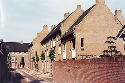 20411 Overzicht van nieuwbouwwijk De Moriaen, gezien vanaf de Molenstraat. Over dit onderwerp zijn meerdere foto's in ...