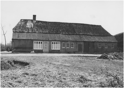 20466 Boerdij, waarin tevens gevestigd cafe St. Joris, gelegen aan het weggedeelte, dat thans de Geer heet. De ...