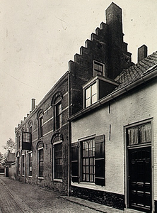 21310 De latijnse school aan de Schoolstraat, in gebruik als meubelfabriek, ca. 1940