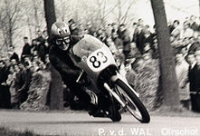 21736 P. van de Wal, motorcoureur, tijdens een race, ca. 1968