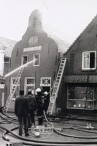 22034 Brand in In den Bonten Os aan de Markt, waarin Chin.Ind. restaurant An Fong is gevestigd, 16-03-1991