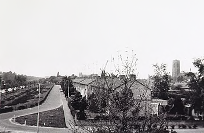 22202 Algemeen overzicht vanaf viaduct Kempenweg Voorgrond Cantorij, links Wilhelminakanaal, ca. 1970