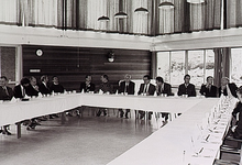 22267 Bezoek gemeentebestuur aan vliegbasis Eindhoven (informatiedag). Nabespreking, 13-11-1991