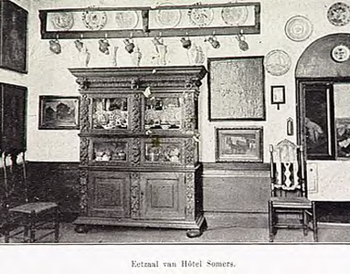 22577 Eetzaal in hotel De Zwaan (voorheen Hotel Somers), ca. 1900
