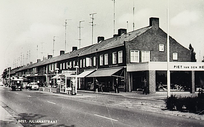 23412 Koningin Julianaweg, winkels met garage Piet van den Heuvel, ca. 1970