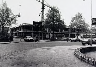 23540 Uitbreiding van het gemeentehuis door bouwbedrijf IBC, 28-04-1988