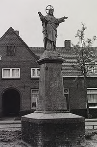 23563 H. Hartbeeld aan de Molenstraat, 1986