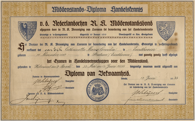 24198 Middenstandsdiploma Handelskennis voor Chatarina M. C. van Eck, 12-06-1935