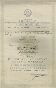 24216 Diploma bij de verlening van een onderscheiding aan burgemeester Witte door de Republiek Jugoslavië, 20-10-1970