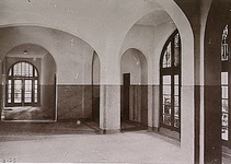 25777 Elzentlaan 20, St.Joriscollege. Interieur schoolgebouw, 1924