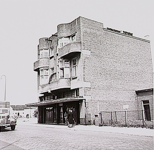 26058 Fellenoord, Ned.Hervormd jeugdhuis Bazar - v/h hotel Carillon . Situatie vlak voor de afbraak, 1951