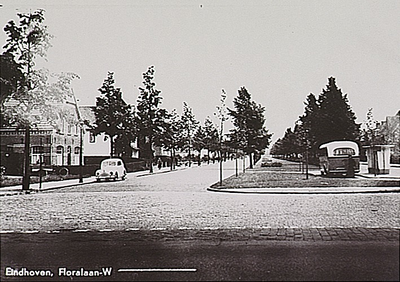 26162 Floralaan-West, gezien vanaf de Aalsterweg. Rechts stadsbuslijn Stratum met bushalte, 1954 - 1957