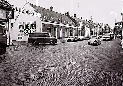 26320 Gagelstraat 86 t/m 92, met garage en autoservicebedrijf Van de Ven op nr. 92, 1974 - 1977
