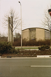 26540 Kapel Augustinianum, Van Wassenhovestraat 22. Gezien vanaf de Geldropseweg, 02-1980