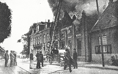 27724 Brand linnenweverij Kerssemakers, 1930