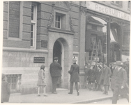 29792 Nutsspaarbank en De Gruijter aan de Marktstraat, ca. 1930
