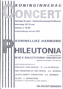 30765 Koninginnedag concert door Phileutonia in de Stadsschouwburg Eindhoven, 30-04-1990