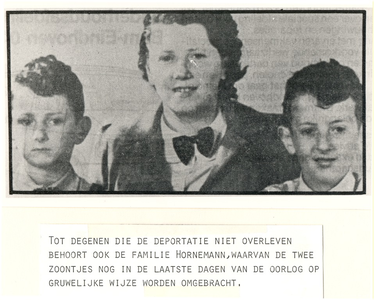64982 Familie Hornemann, waarvan de twee zoontjes nog in de laatste dagen van de oorlog op gruwelijke wijze worden ...