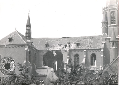 64995 Boschdijk, Sint Antoniuskerk: schade ten gevolge van het Duitse bombardement van 19 september 1944, 21-09-1944