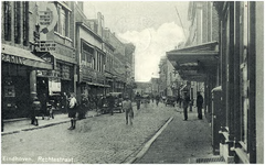 66181 Rechtestraat, ter hoogte van de winkel van J.C. Raming, gezien richting 'St. Catharinakerk', 1930 - 1934