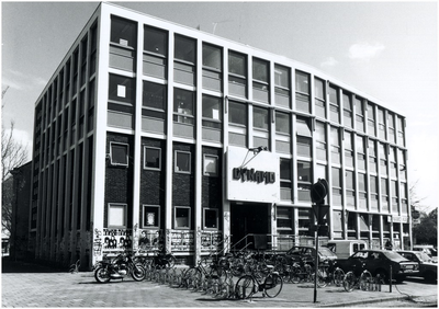 66696 Jongerencentrum Dynamo, Smalle Haven, hoek 'Ten Hagestraat', 02-04-1990