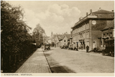 69008 Vestdijk. Rechts autobedrijf Van der Meulen-Ansems, nr. 31, ca. 1930